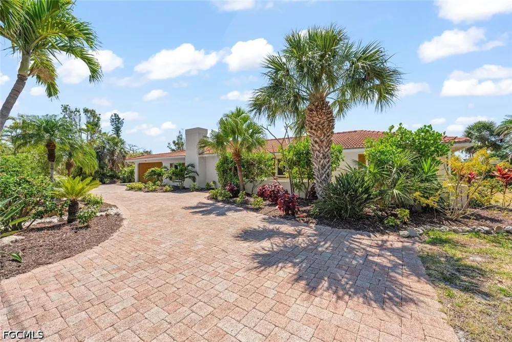 Moonlight Drive Sanibel, FL 33957
