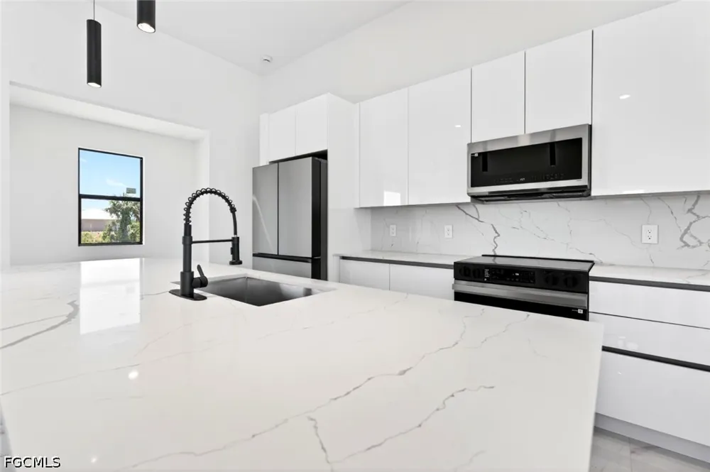 NE 20th Street Cape Coral, FL 33909