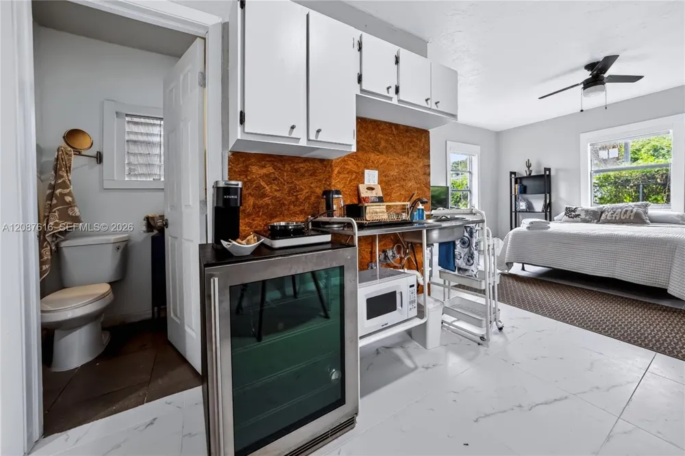 1310 NW 52nd St Miami, FL 33142