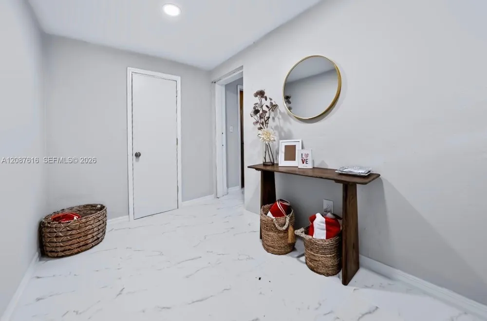 1310 NW 52nd St Miami, FL 33142