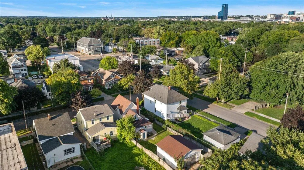 1006 Hovey Street SW Grand Rapids, MI 49504