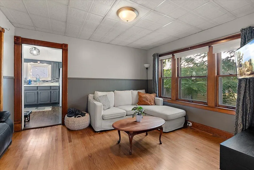 1006 Hovey Street SW Grand Rapids, MI 49504