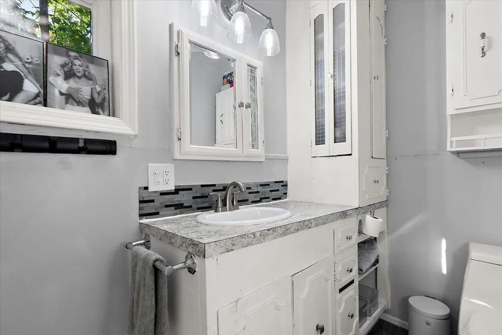 1006 Hovey Street SW Grand Rapids, MI 49504