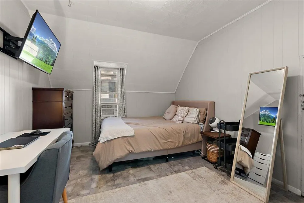 1006 Hovey Street SW Grand Rapids, MI 49504