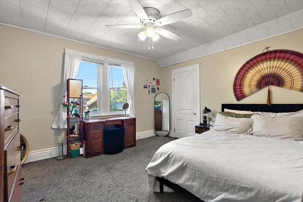 1006 Hovey Street SW Grand Rapids, MI 49504