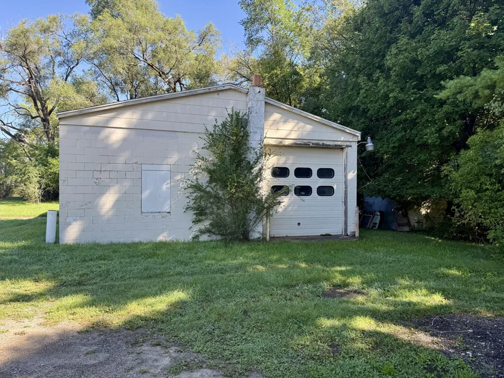 2409 Lansing Avenue Jackson, MI 49202