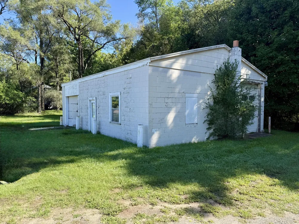 2409 Lansing Avenue Jackson, MI 49202