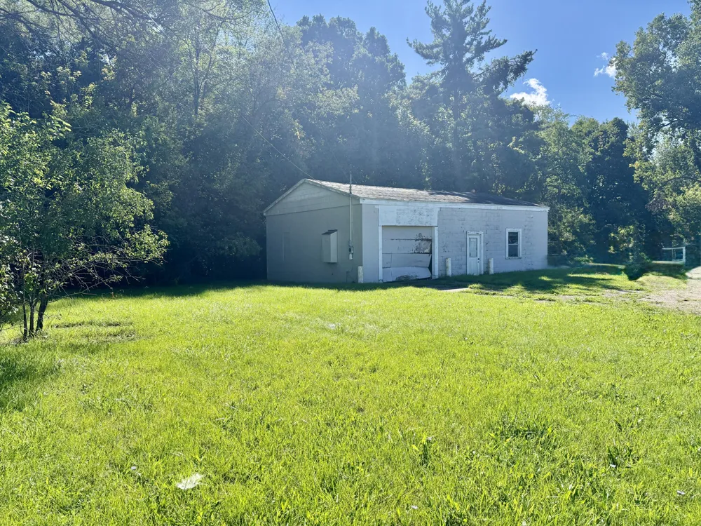 2409 Lansing Avenue Jackson, MI 49202