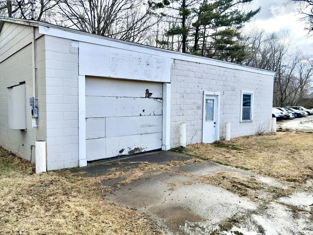 2409 Lansing Avenue Jackson, MI 49202