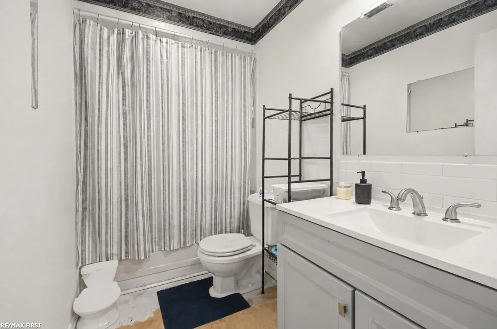 35247 Kelly Road Clinton Charter Township, MI 48035