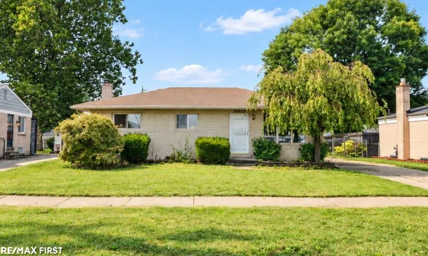 35247 Kelly Road Clinton Charter Township, MI 48035