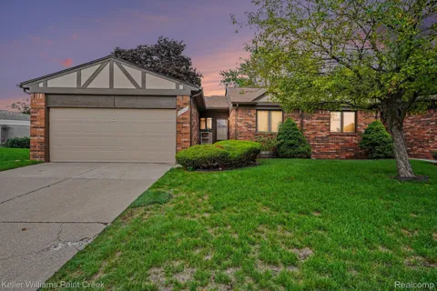 4967 Grand Oaks Drive