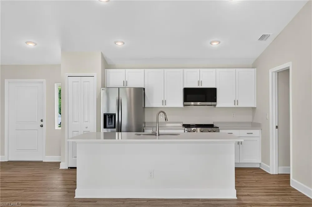 2809 NW 5th Place Cape Coral, FL 33993