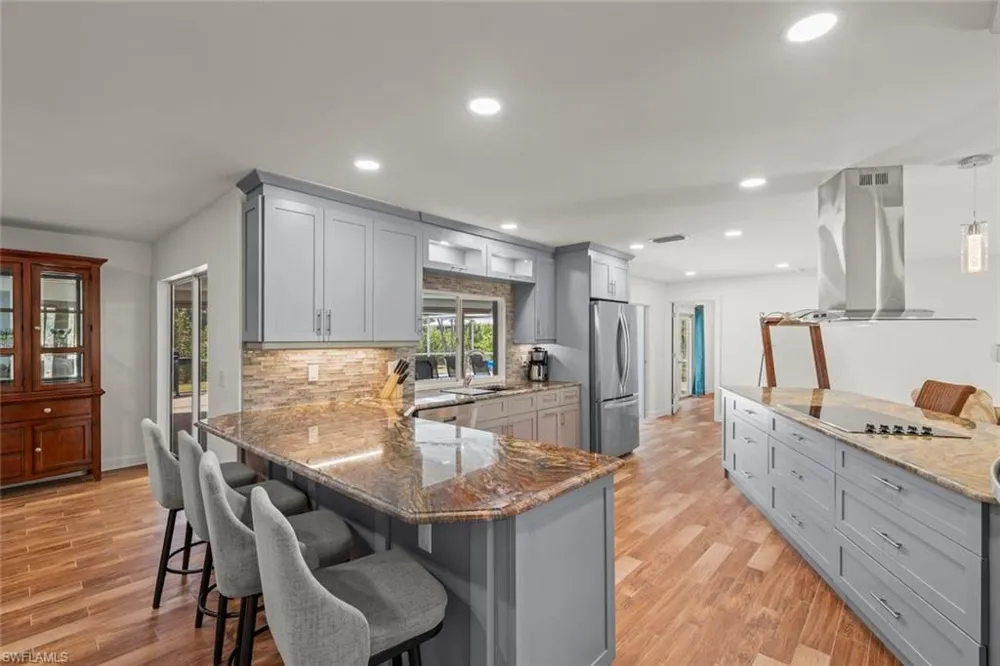 9421 Moonlight Drive Sanibel, FL 33957