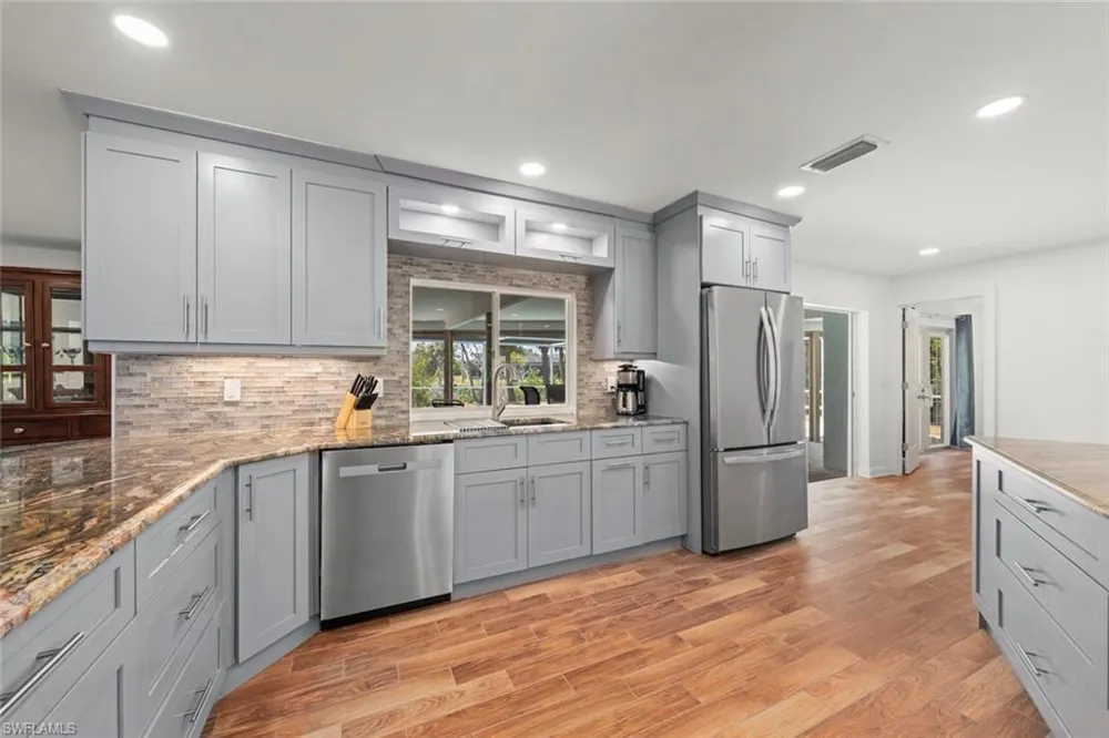 9421 Moonlight Drive Sanibel, FL 33957