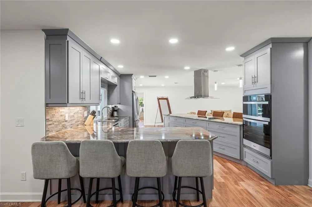 9421 Moonlight Drive Sanibel, FL 33957