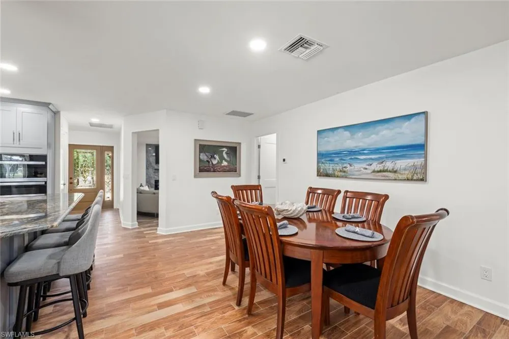 9421 Moonlight Drive Sanibel, FL 33957