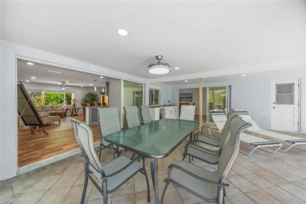 9421 Moonlight Drive Sanibel, FL 33957