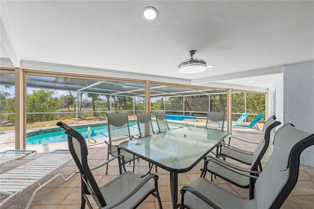 9421 Moonlight Drive Sanibel, FL 33957