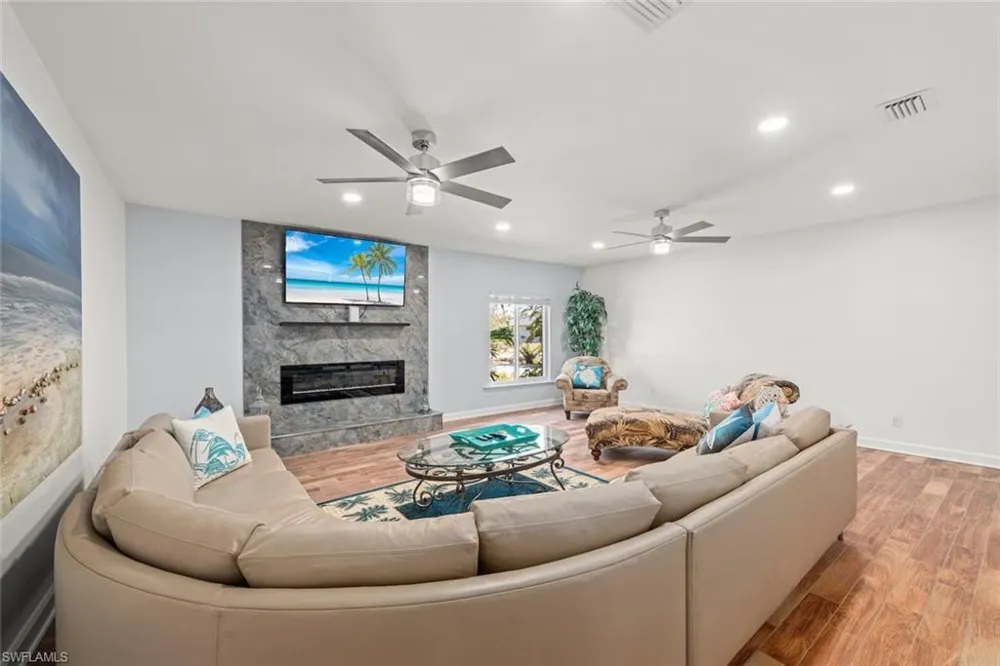 9421 Moonlight Drive Sanibel, FL 33957