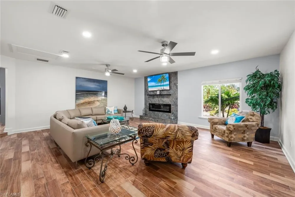 9421 Moonlight Drive Sanibel, FL 33957