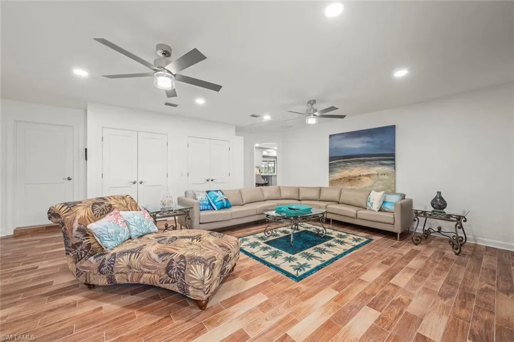 9421 Moonlight Drive Sanibel, FL 33957