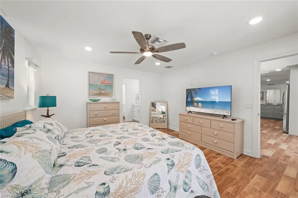 9421 Moonlight Drive Sanibel, FL 33957
