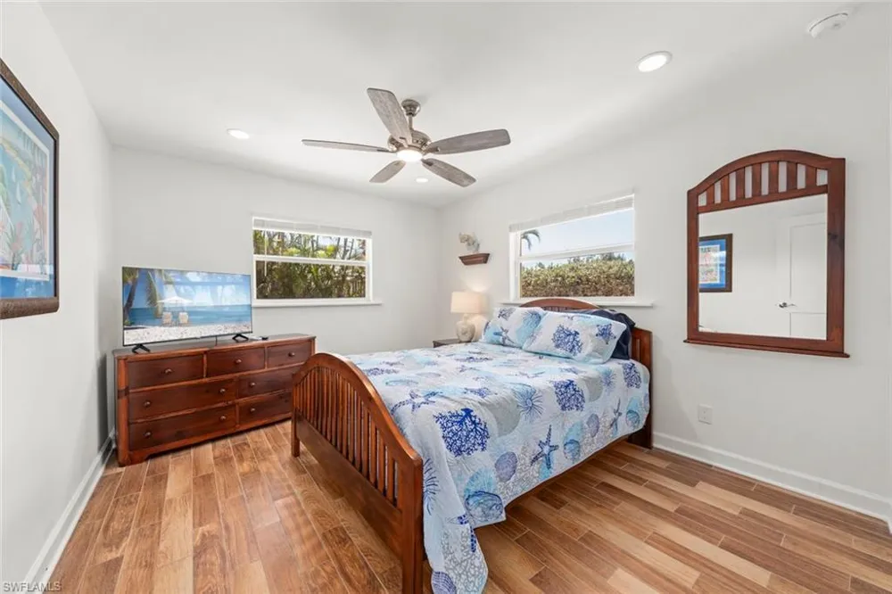9421 Moonlight Drive Sanibel, FL 33957