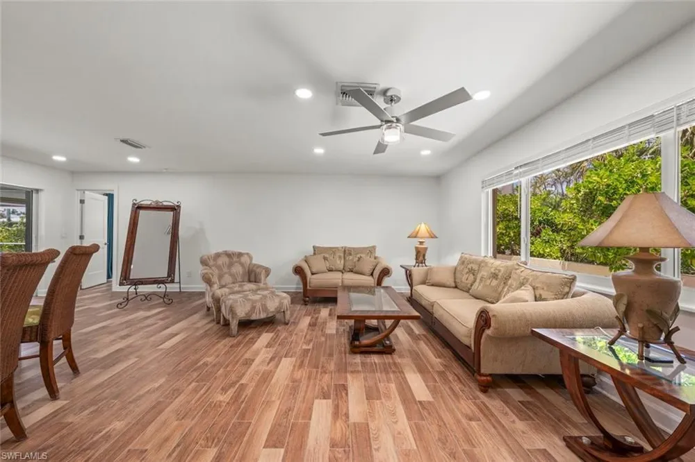 9421 Moonlight Drive Sanibel, FL 33957