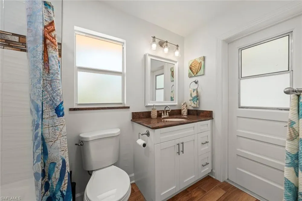 9421 Moonlight Drive Sanibel, FL 33957