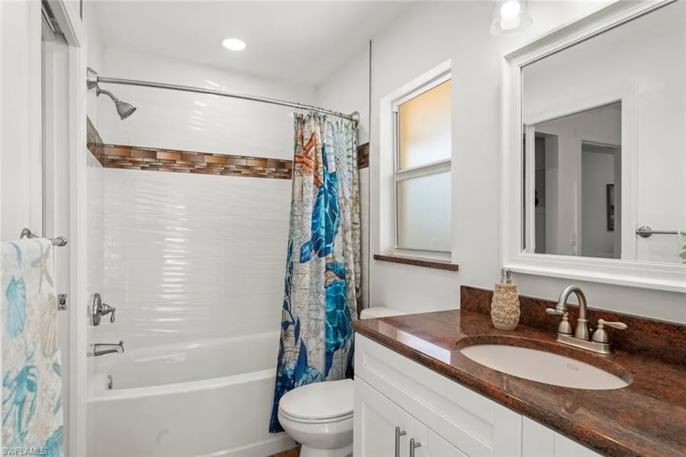 9421 Moonlight Drive Sanibel, FL 33957