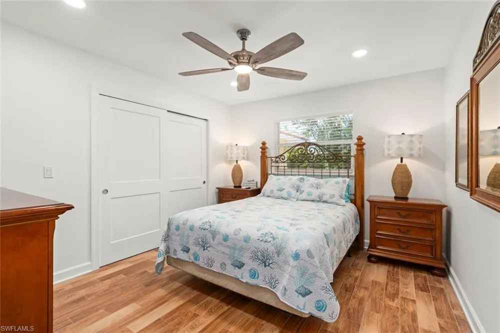 9421 Moonlight Drive Sanibel, FL 33957