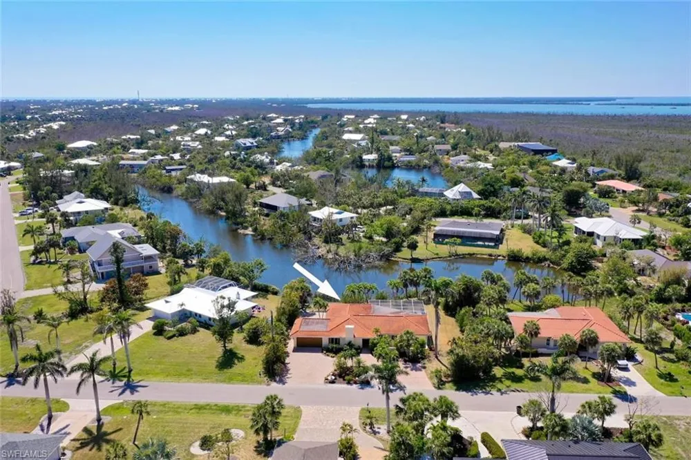 9421 Moonlight Drive Sanibel, FL 33957