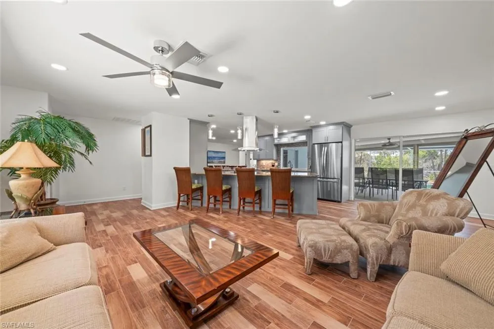 9421 Moonlight Drive Sanibel, FL 33957