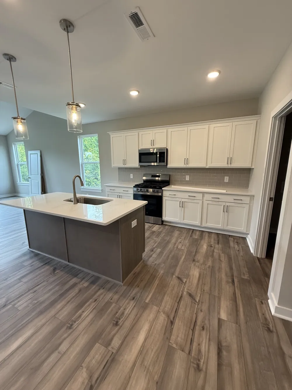 3322 Parmenter Street Columbia, TN 38401