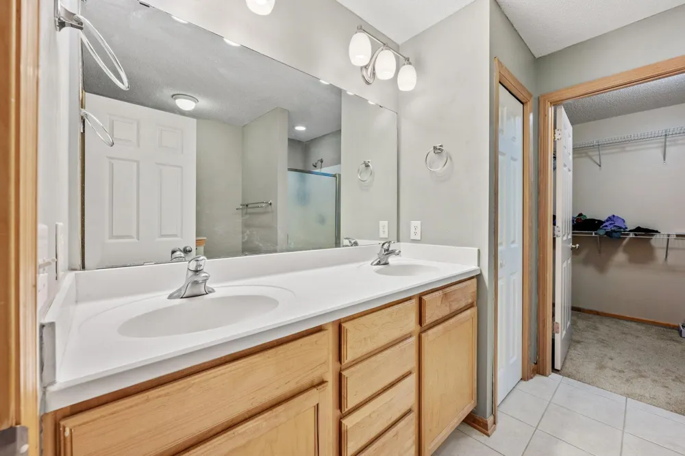 4353 Victor Path #4 Hugo, MN 55038
