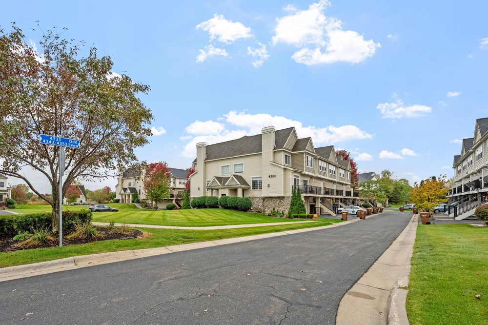 4353 Victor Path #4 Hugo, MN 55038