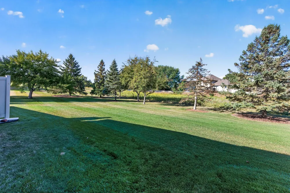 7577 Ojibway Park Court Woodbury, MN 55125