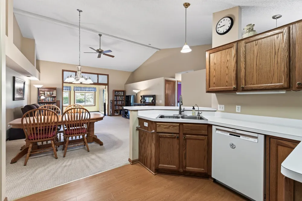 7577 Ojibway Park Court Woodbury, MN 55125