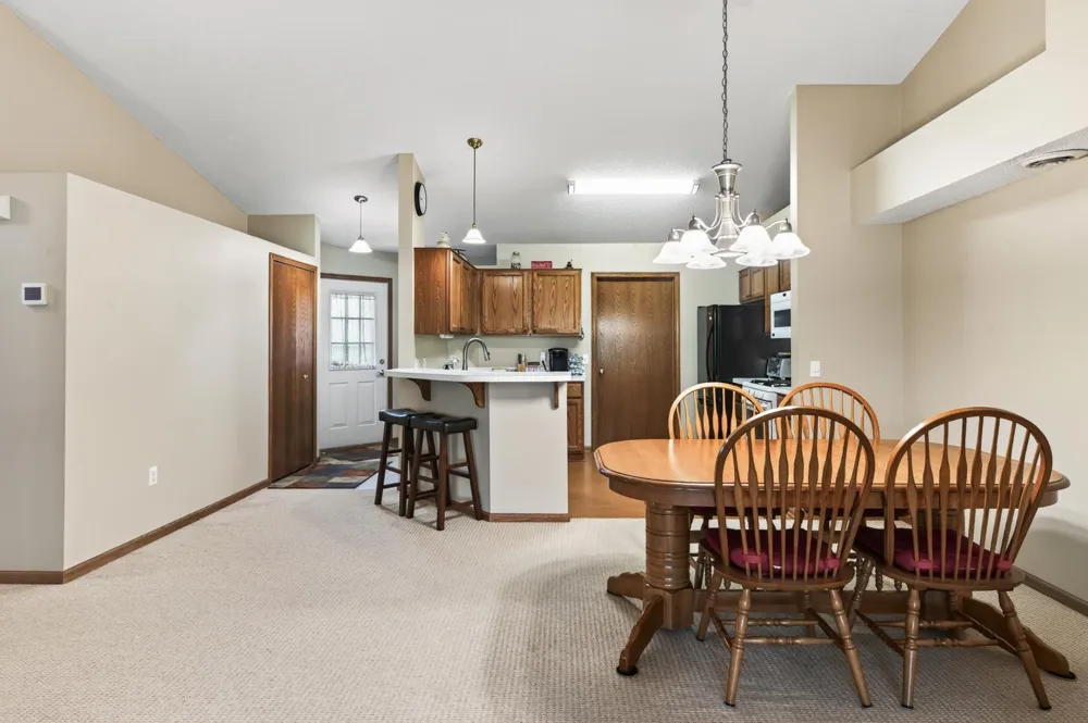 7577 Ojibway Park Court Woodbury, MN 55125