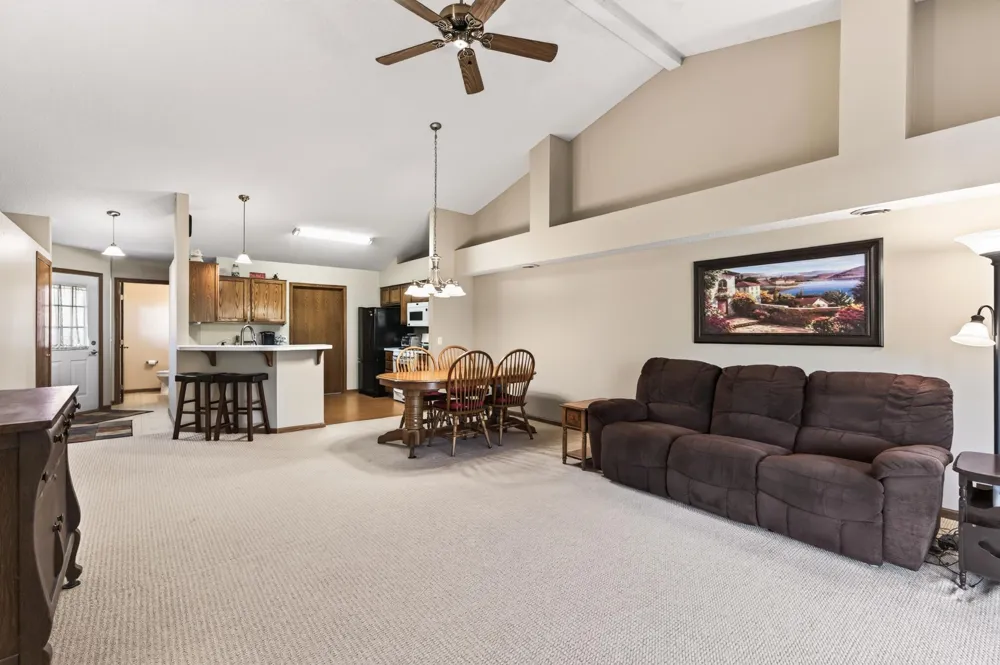 7577 Ojibway Park Court Woodbury, MN 55125