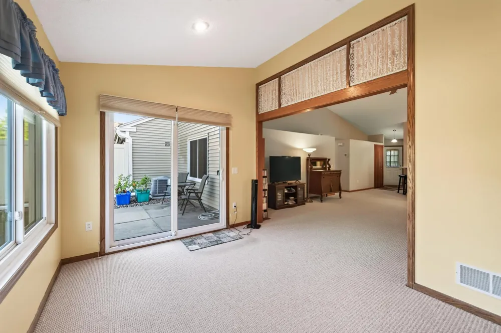 7577 Ojibway Park Court Woodbury, MN 55125
