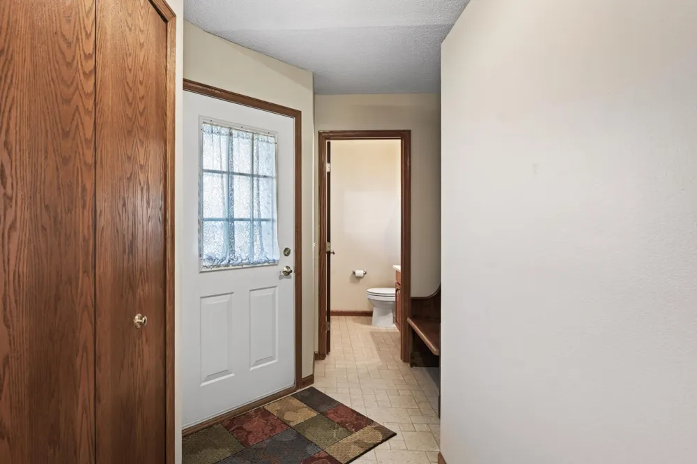 7577 Ojibway Park Court Woodbury, MN 55125