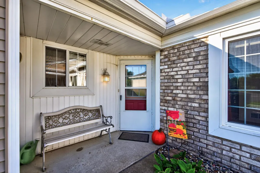 7577 Ojibway Park Court Woodbury, MN 55125