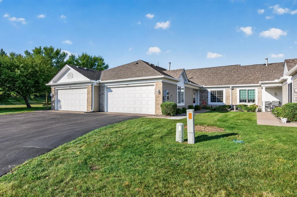 7577 Ojibway Park Court Woodbury, MN 55125