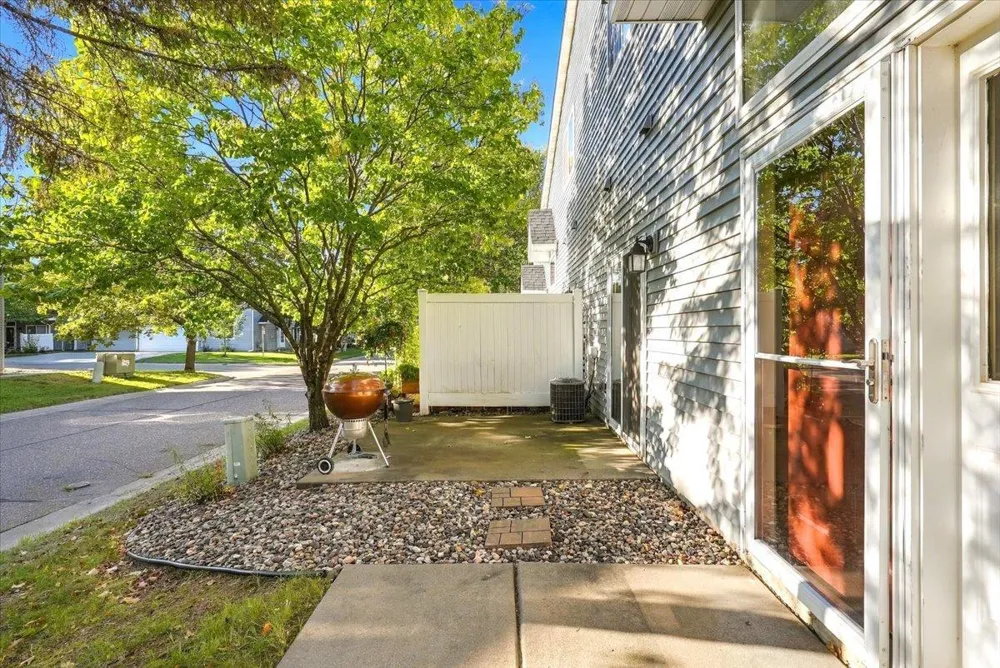 537 Woodduck Drive #F Woodbury, MN 55125