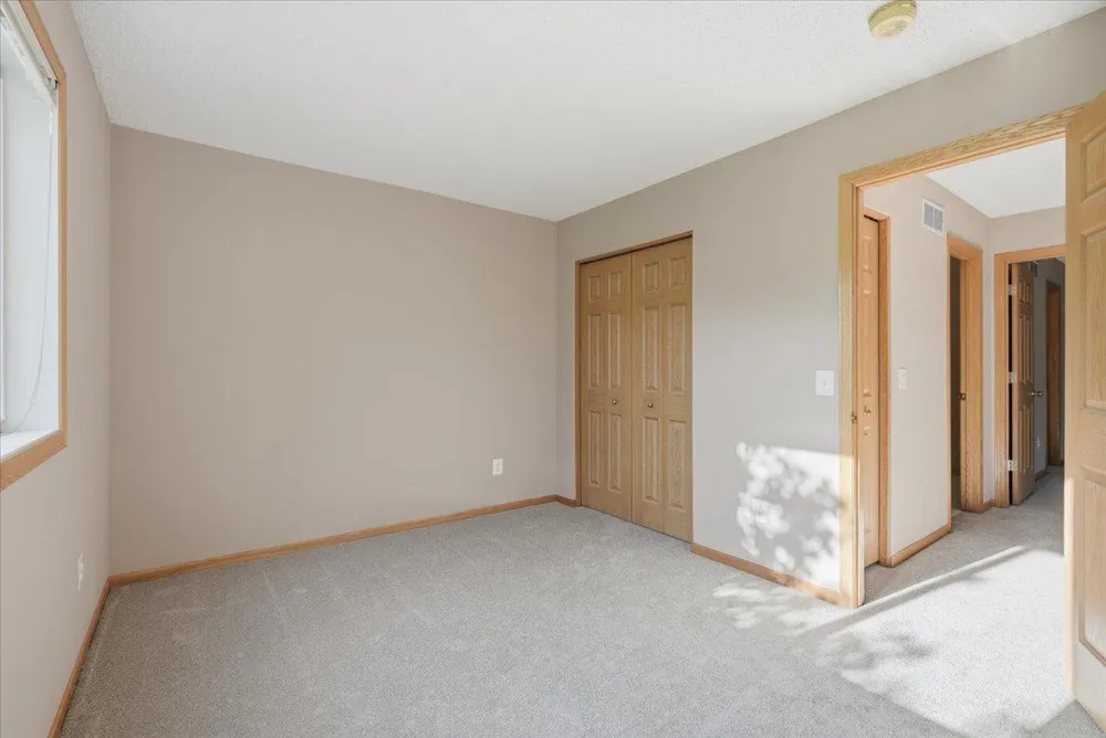 537 Woodduck Drive #F Woodbury, MN 55125