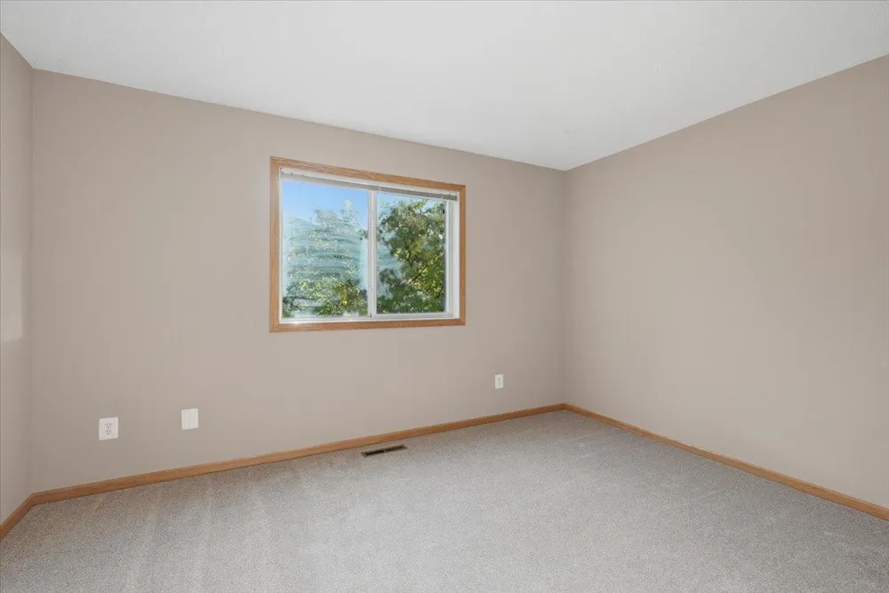 537 Woodduck Drive #F Woodbury, MN 55125