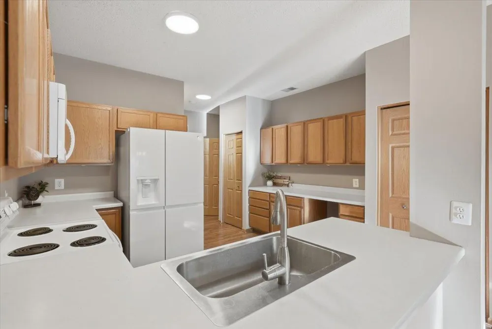 537 Woodduck Drive #F Woodbury, MN 55125
