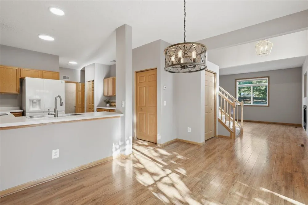 537 Woodduck Drive #F Woodbury, MN 55125